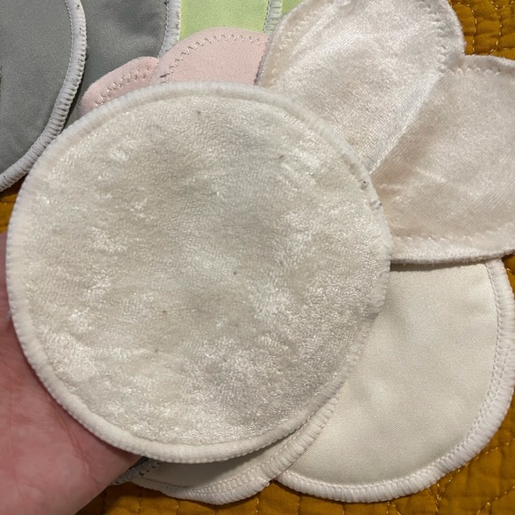 Reusable bamboo breast pads - Picture 2 of 2
